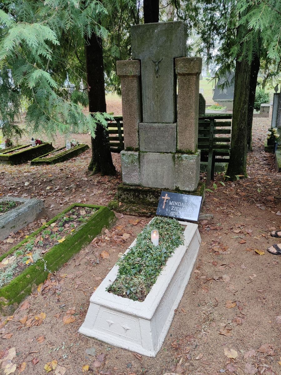 Sūnaus Mindaugo kapas Biržų r. Nuotr. R. Grubinskienės