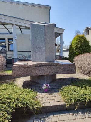 Paminklas P. Avižoniui