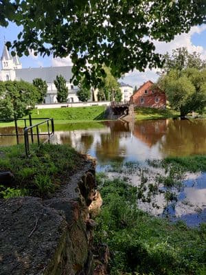 Senojo tilto prieigos (vaizdas iš parko)