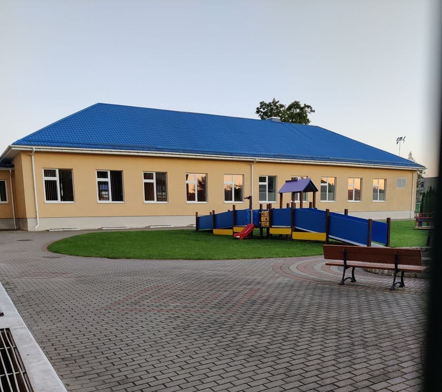 „Riešuto“ mokyklos vidinis kiemas