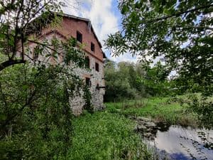 Lėvens vanduo suko girnas