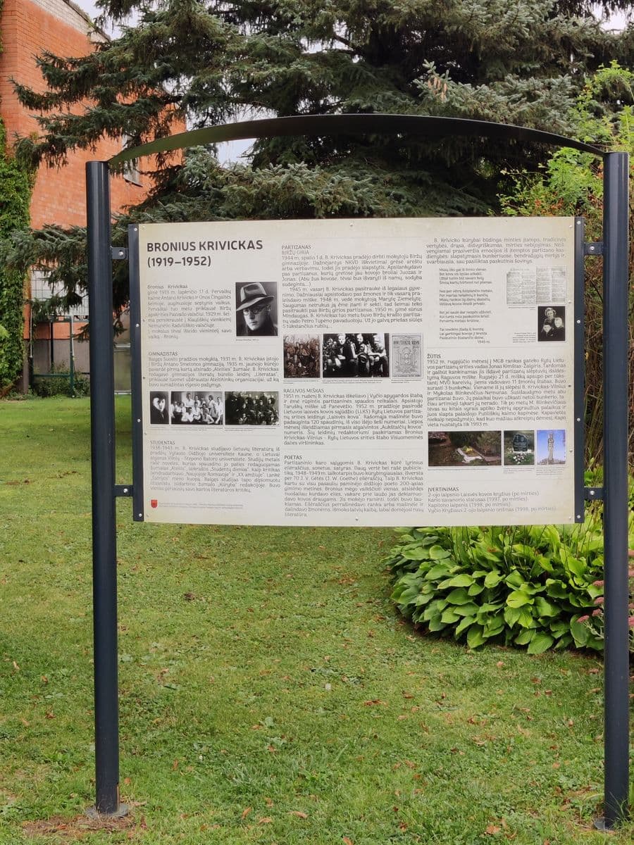 Informacinė lenta Pervalkuose. Nuotr. R. Grubinskienės